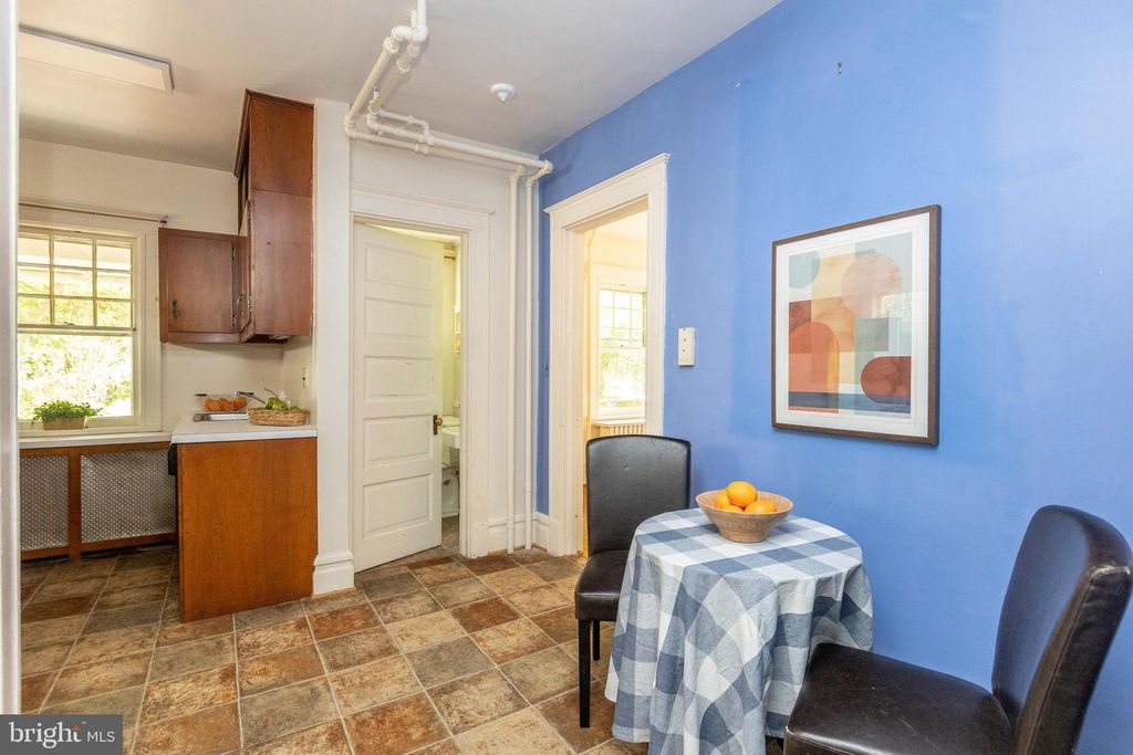 Image 17 of property listing at 201 HAWTHORNE RD, Baltimore, MD 21210