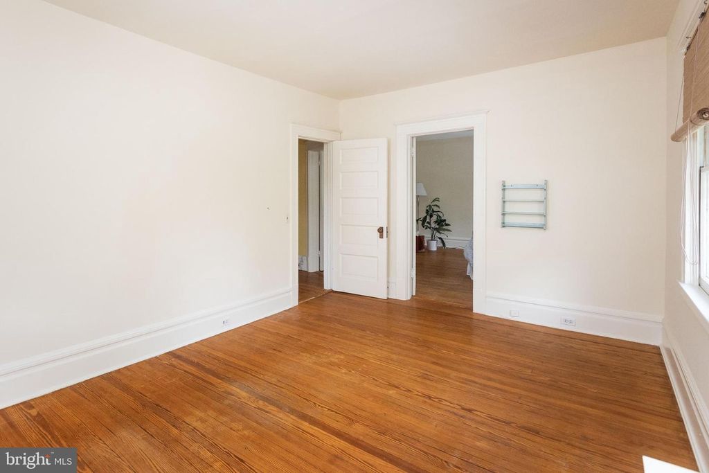 Image 24 of property listing at 201 HAWTHORNE RD, Baltimore, MD 21210