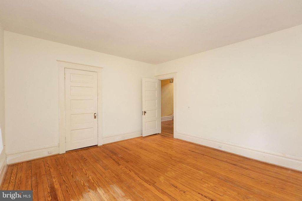 Image 26 of property listing at 201 HAWTHORNE RD, Baltimore, MD 21210
