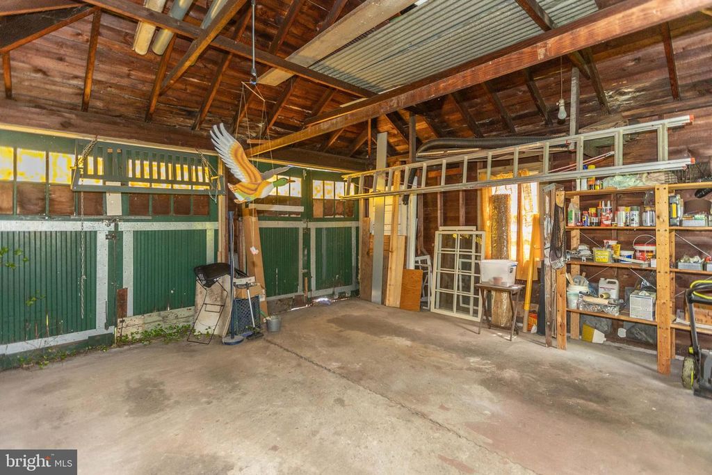 Image 42 of property listing at 201 HAWTHORNE RD, Baltimore, MD 21210