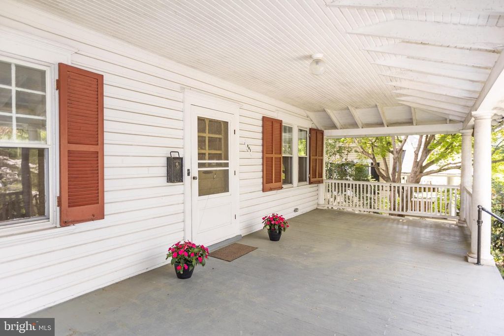 Image 44 of property listing at 201 HAWTHORNE RD, Baltimore, MD 21210