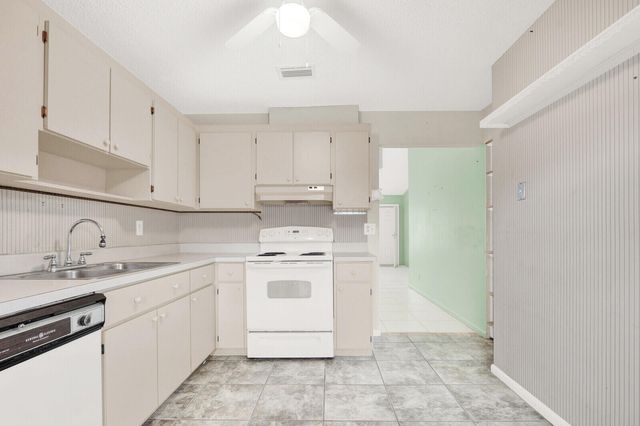 8091 SE Villa Circle, Hobe Sound, FL 33455