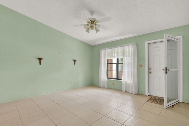 8091 SE Villa Circle, Hobe Sound, FL 33455