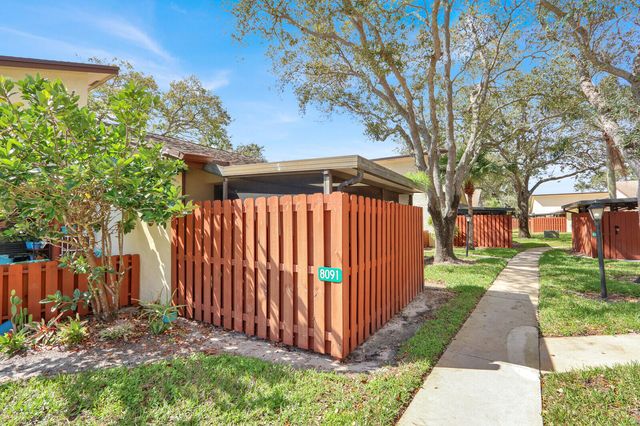 8091 SE Villa Circle, Hobe Sound, FL 33455