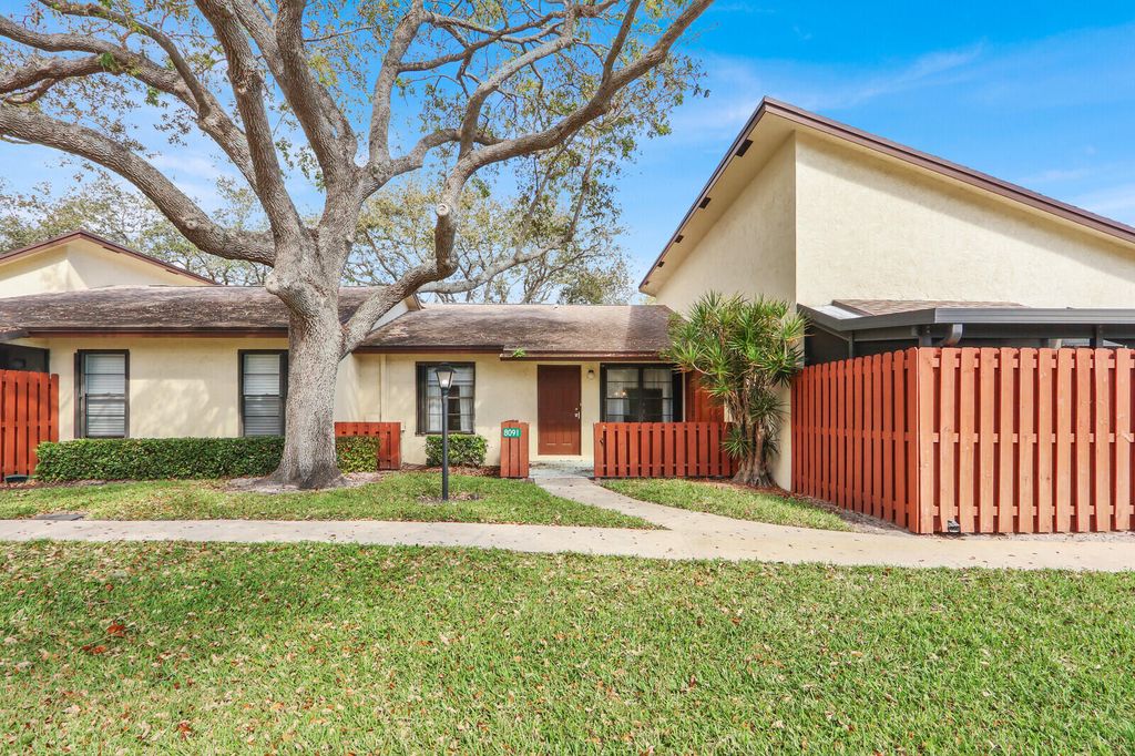 8091 SE Villa Circle, Hobe Sound, FL 33455