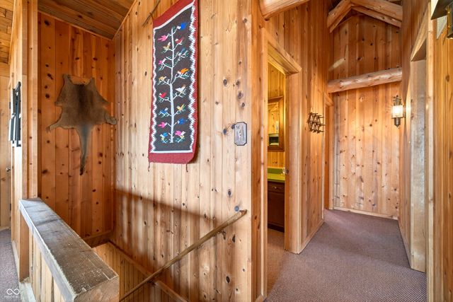 9009 Emerald Court, Nashville, IN 47448