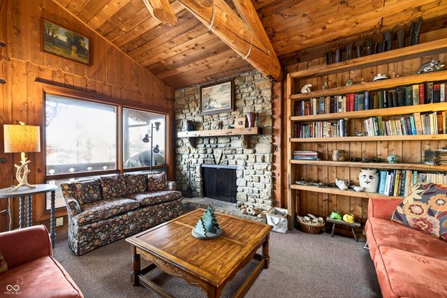 9009 Emerald Court, Nashville, IN 47448