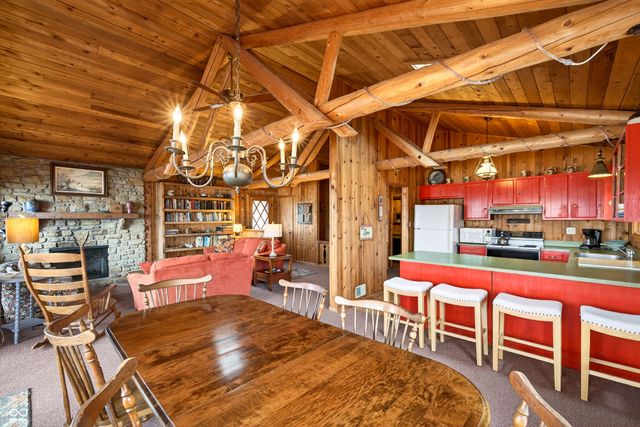 9009 Emerald Court, Nashville, IN 47448