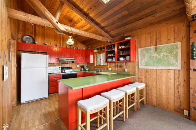 9009 Emerald Court, Nashville, IN 47448