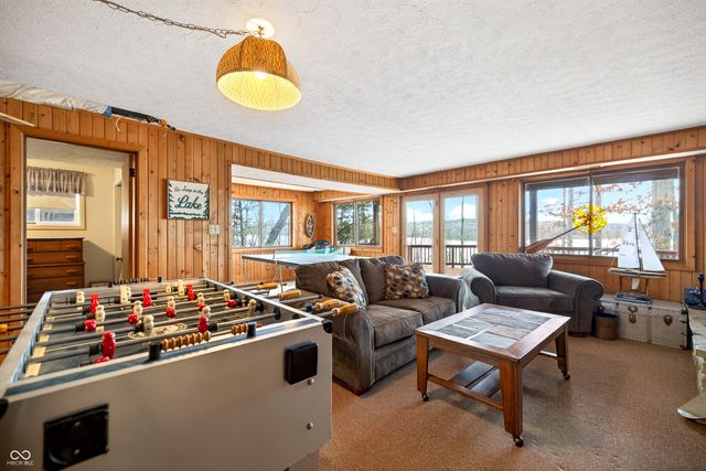 9009 Emerald Court, Nashville, IN 47448