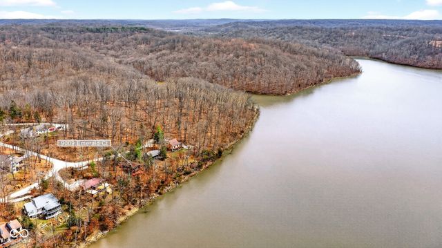 9009 Emerald Court, Nashville, IN 47448