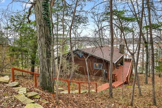 9009 Emerald Court, Nashville, IN 47448