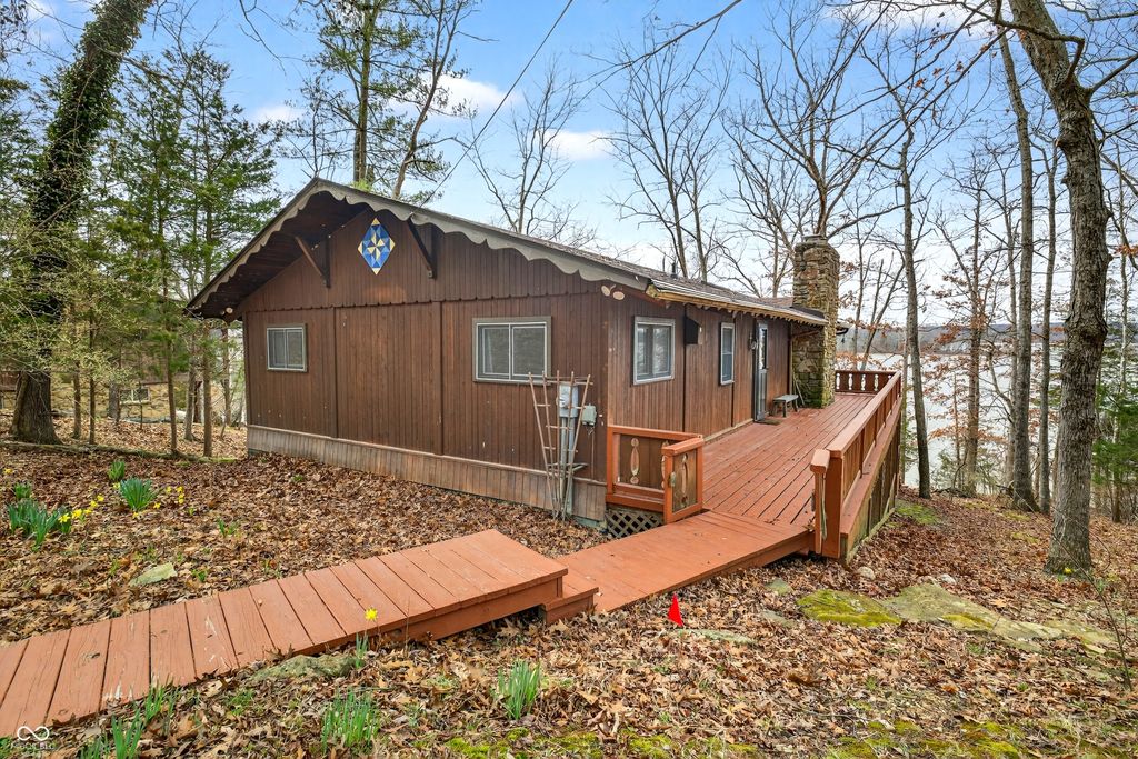 9009 Emerald Court, Nashville, IN 47448