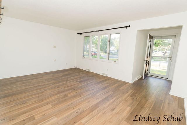3243 Royal Oak Road, Roosevelt Park City, MI 49441
