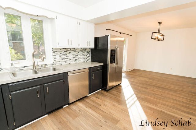 3243 Royal Oak Road, Roosevelt Park City, MI 49441