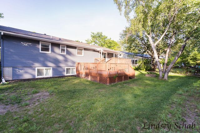 3243 Royal Oak Road, Roosevelt Park City, MI 49441