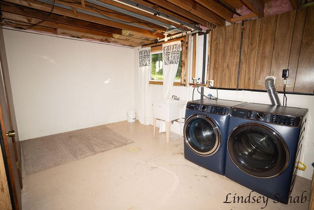 3243 Royal Oak Road, Roosevelt Park City, MI 49441