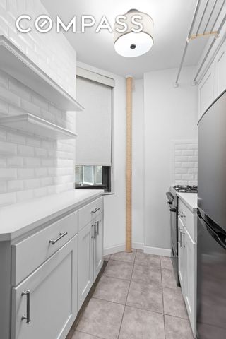 431 W 54th St Apt 1D, New York City, NY 10019