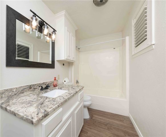 803 Thiel St, Orange Grove, TX 78372