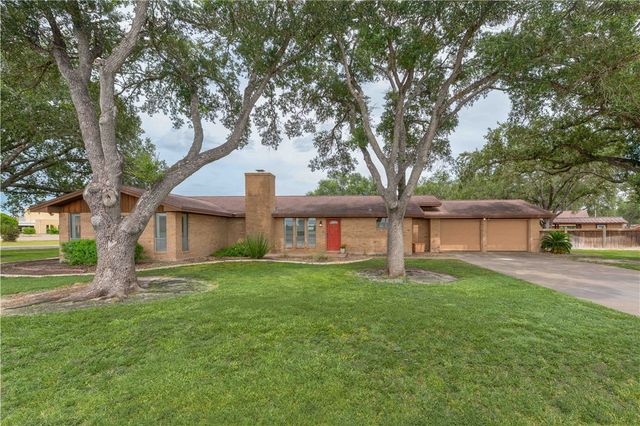 803 Thiel St, Orange Grove, TX 78372