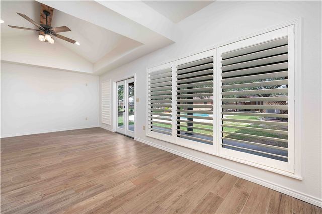 803 Thiel St, Orange Grove, TX 78372