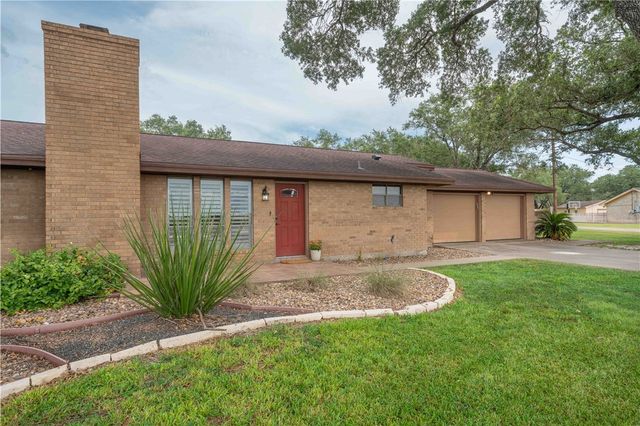 803 Thiel St, Orange Grove, TX 78372