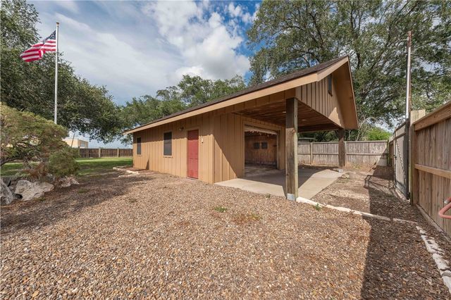 803 Thiel St, Orange Grove, TX 78372