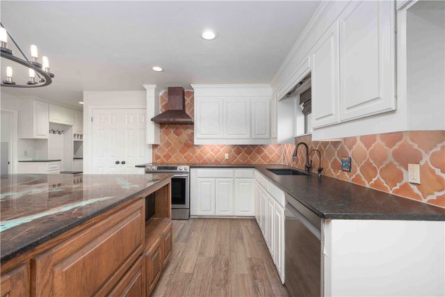 803 Thiel St, Orange Grove, TX 78372