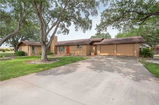 803 Thiel St, Orange Grove, TX 78372