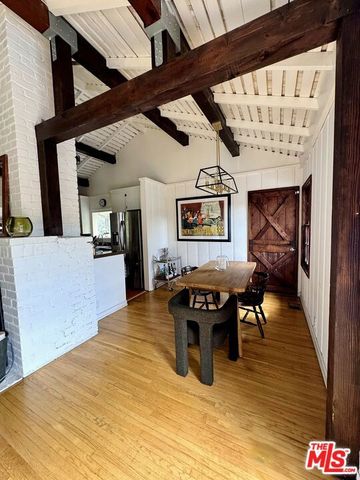 2828 Laurel Canyon Place, Los Angeles, CA 90046