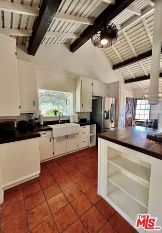 2828 Laurel Canyon Place, Los Angeles, CA 90046