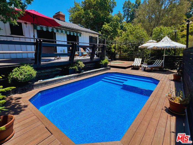 2828 Laurel Canyon Place, Los Angeles, CA 90046