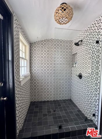 2828 Laurel Canyon Place, Los Angeles, CA 90046