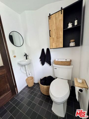 2828 Laurel Canyon Place, Los Angeles, CA 90046
