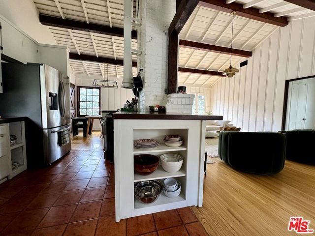 2828 Laurel Canyon Place, Los Angeles, CA 90046