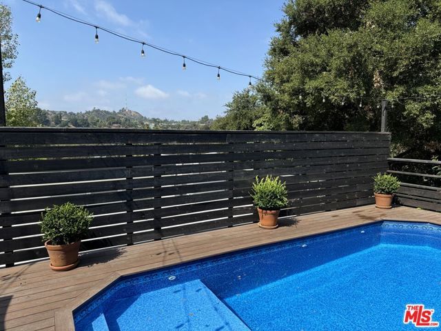 2828 Laurel Canyon Place, Los Angeles, CA 90046