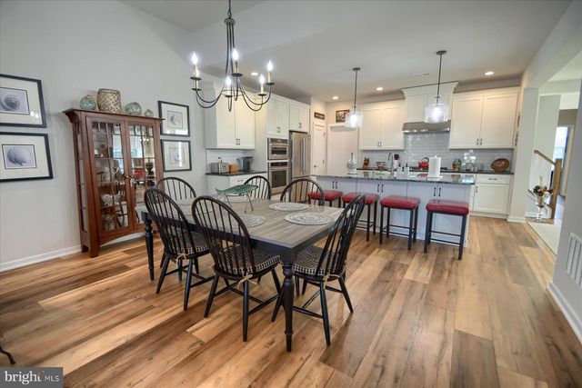 6963 MAPLE DR, Bath, PA 18014