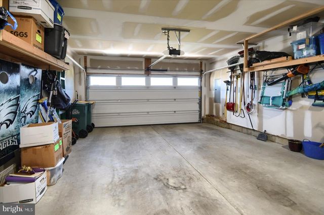 6963 MAPLE DR, Bath, PA 18014