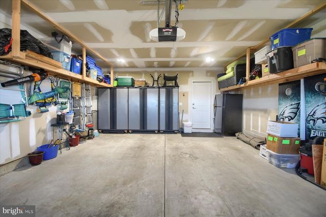 6963 MAPLE DR, Bath, PA 18014
