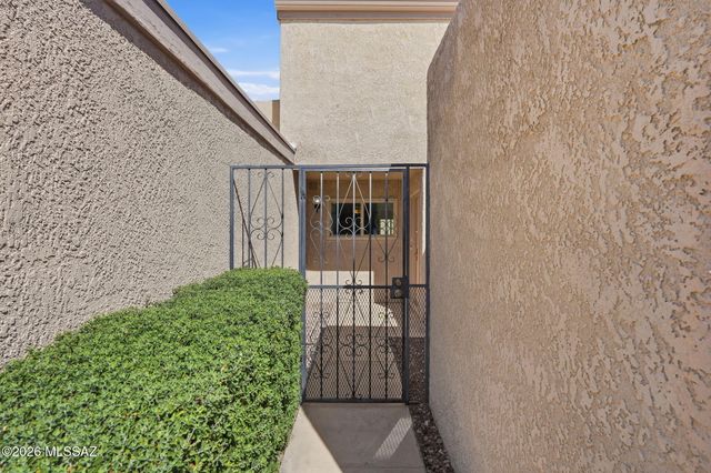 3750 N Country Club Road, Tucson, AZ 85716