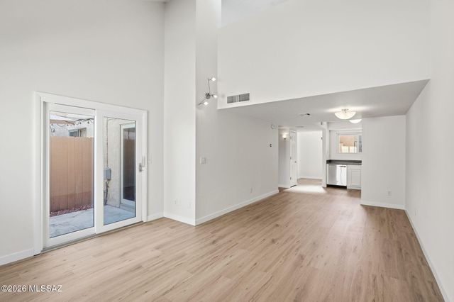 3750 N Country Club Road, Tucson, AZ 85716