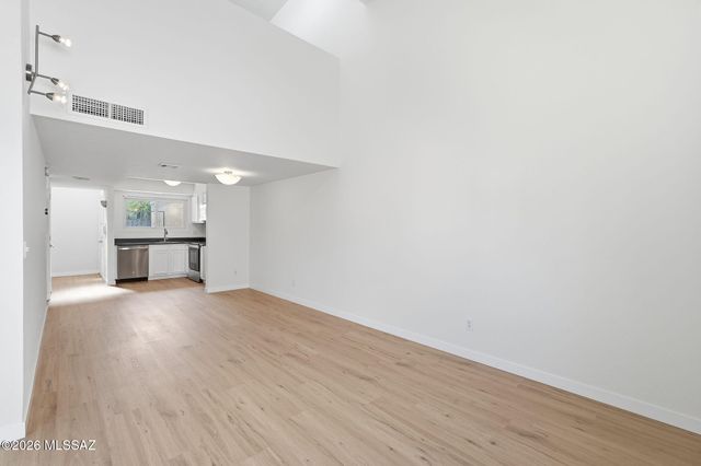 3750 N Country Club Road, Tucson, AZ 85716