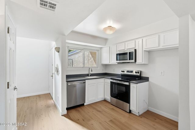 3750 N Country Club Road, Tucson, AZ 85716