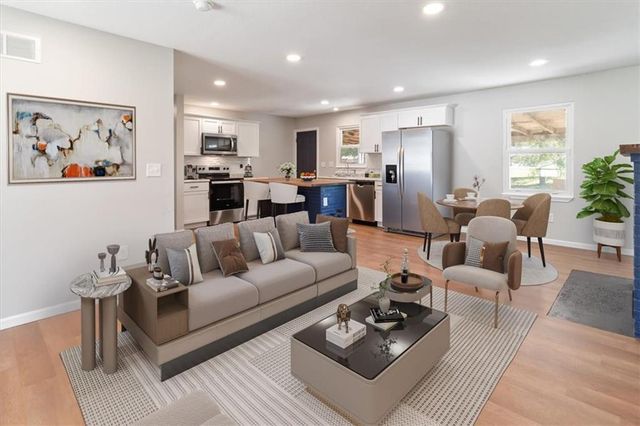 181 SE 13 Highway, Warrensburg, MO 64093