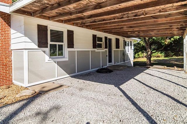 181 SE 13 Highway, Warrensburg, MO 64093