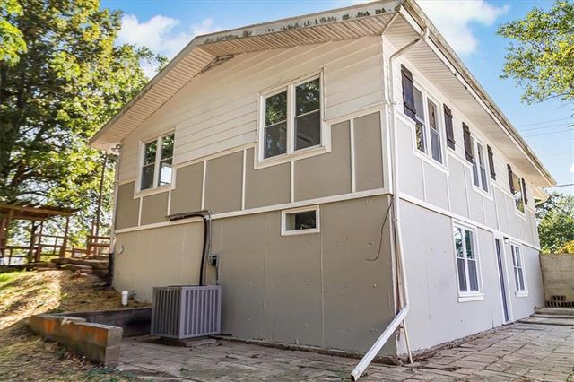 181 SE 13 Highway, Warrensburg, MO 64093