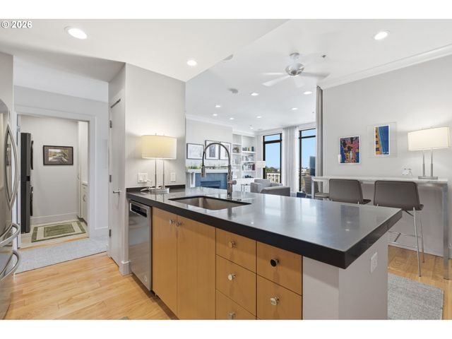 1930 Nw IRVING St 603, Portland, OR 97209