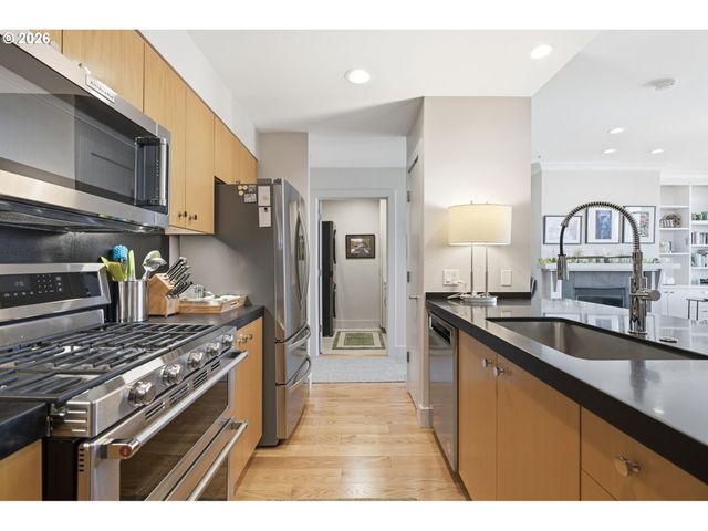 1930 Nw IRVING St 603, Portland, OR 97209