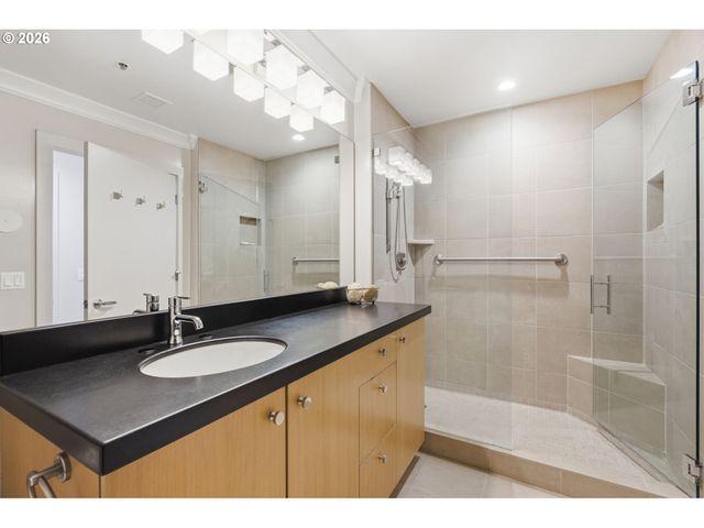 1930 Nw IRVING St 603, Portland, OR 97209
