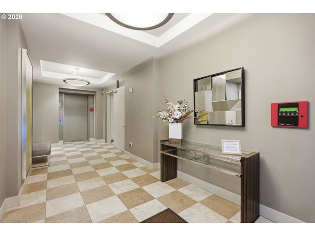 1930 Nw IRVING St 603, Portland, OR 97209